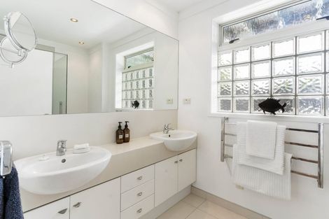 Photo of property in 5 Amante Crescent, Mairangi Bay, Auckland, 0630