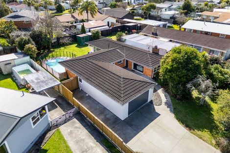 Photo of property in 25 Pulham Crescent, Queenwood, Hamilton, 3210