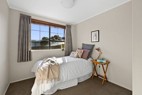 Photo of property in 6a Lucy Foster Lane, Red Beach, 0932