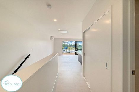 Photo of property in 2 Tara Lane, Manurewa, 2102