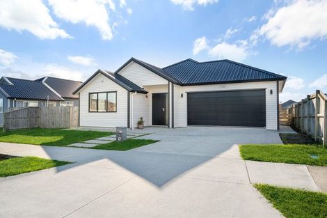 Photo of property in 6 Twin Parks Rise, Papakura, 2110
