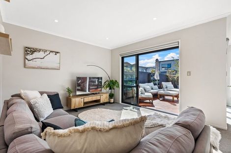 Photo of property in 21 Ian Morrison Road, Hobsonville, Auckland, 0616