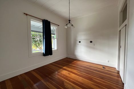 Photo of property in 44 Lynwood Road, New Lynn, Auckland, 0600