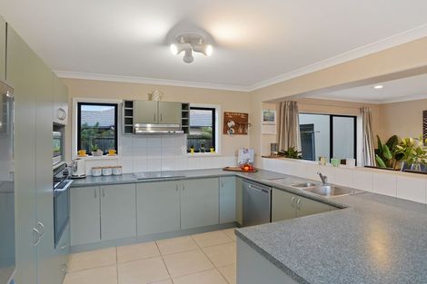 Photo of property in 28 Puhara Avenue, Parklands, Christchurch, 8083