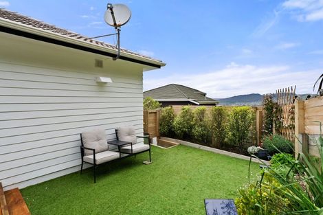 Photo of property in 16 Ordley Grove, Tawa, Wellington, 5028