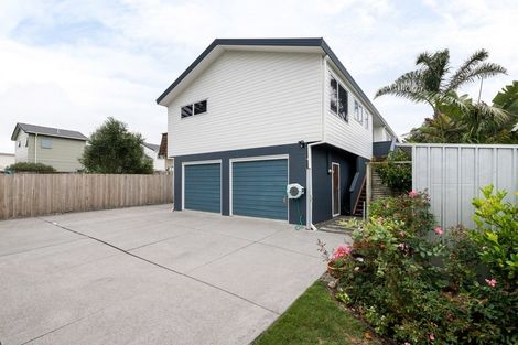 Photo of property in 48 Karewa Parade, Papamoa Beach, Papamoa, 3118