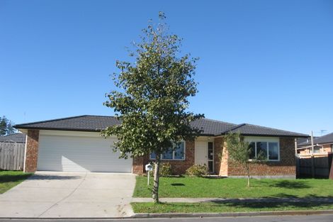 Photo of property in 18 Loughinisland Place, Weymouth, Auckland, 2103