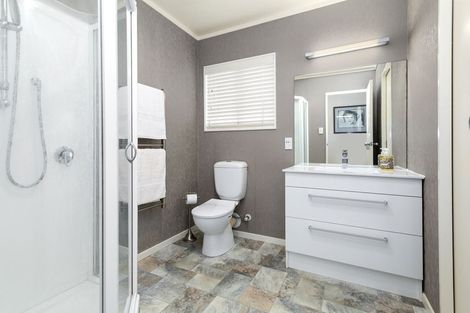 Photo of property in 5 Meadowcroft Grove, Johnsonville, Wellington, 6037