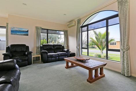 Photo of property in 10 Forbury Way, Taradale, Napier, 4112