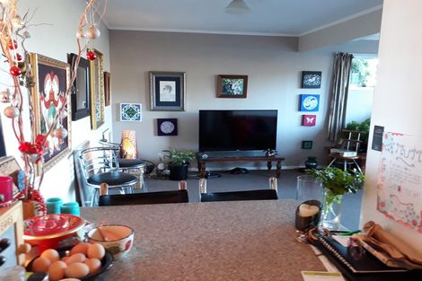 Photo of property in 2/3 Jerome Way, Crofton Downs, Wellington, 6035