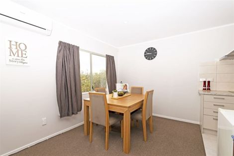 Photo of property in 3 Lori Place, Massey, Auckland, 0614