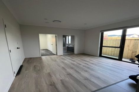 Photo of property in 2/9 Pratt Street, Papakura, 2110