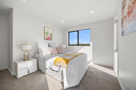 Photo of property in 32 Taipahitini Road, Rosehill, 2113