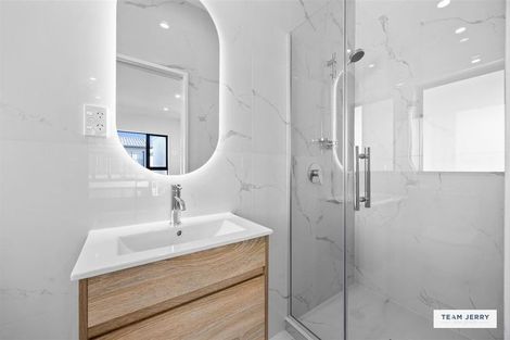 Photo of property in 30 Whare Kauri Road, Papakura, 2110