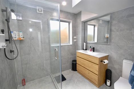 Photo of property in 298f Sunset Road, Windsor Park, Auckland, 0632