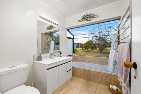 Photo of property in 5 Riverview Road, Kerikeri, 0230