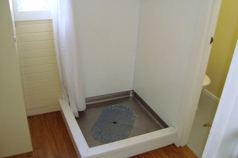 Photo of property in 132 Cornwallis Road, Cornwallis, Auckland, 0604