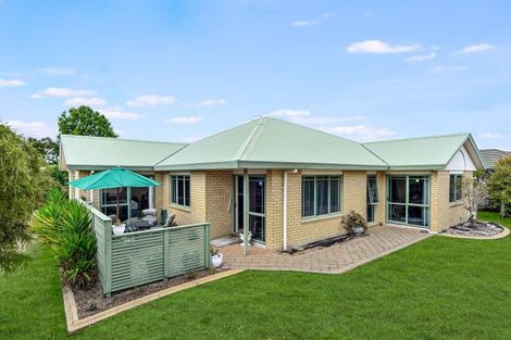 Photo of property in 2 Dingwall Court, Rototuna, Hamilton, 3210