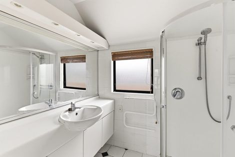 Photo of property in 3b/25 Maclean Street, Paraparaumu Beach, Paraparaumu, 5032