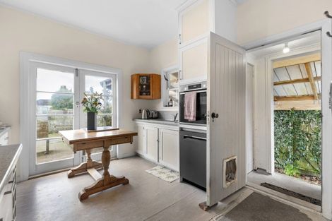 Photo of property in 17 Robert Street, Marton, 4710