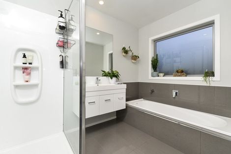 Photo of property in 28 Keston Crescent, Flagstaff, Hamilton, 3210