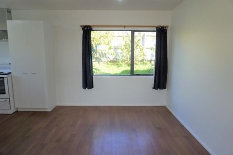 Photo of property in 1/100 Birkdale Road, Birkdale, Auckland, 0626