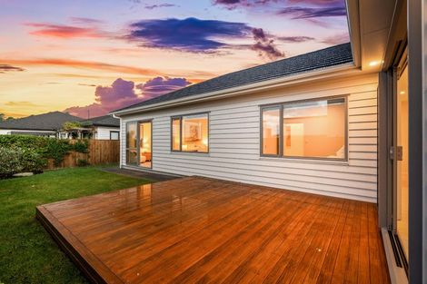 Photo of property in 3 Tarras Road, Kumeu, 0810