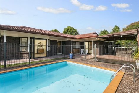 Photo of property in 17 Frank Evans Place, Henderson, Auckland, 0610