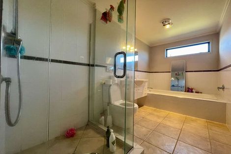 Photo of property in 204 Heta Road, Merrilands, New Plymouth, 4312