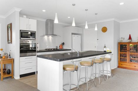 Photo of property in 13 Feist Street, Carterton, 5713