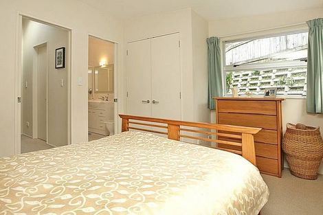 Photo of property in 7/138 Queens Drive, Lyall Bay, Wellington, 6022