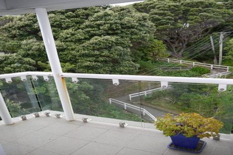 Photo of property in The Capital, 28/370 Oriental Parade, Oriental Bay, Wellington, 6011