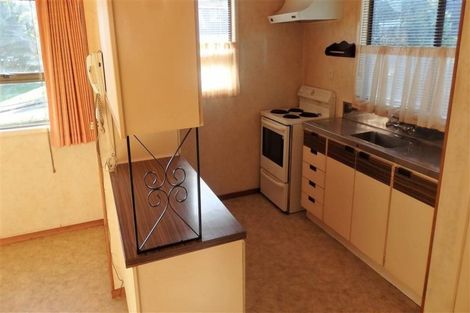 Photo of property in 3 Struan Place, Highland Park, Auckland, 2010