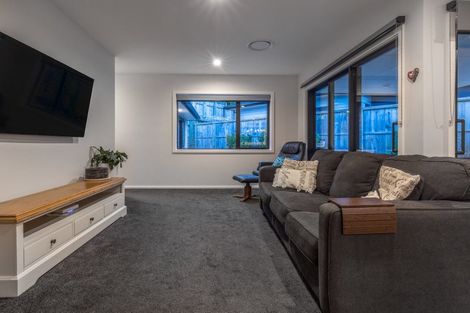 Photo of property in 14 Schooner Drive, Whitby, Porirua, 5024