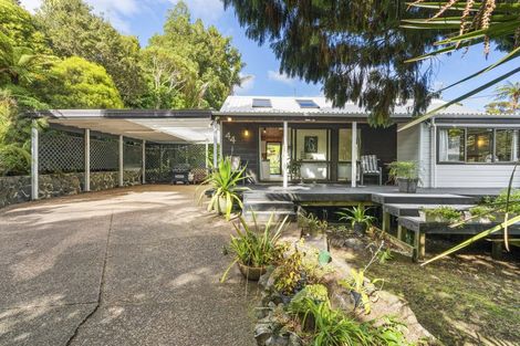 Photo of property in 44 Turanga Road, Henderson Valley, Auckland, 0612