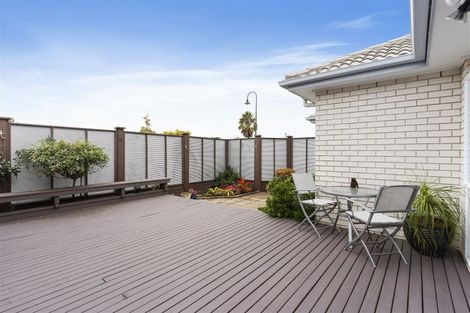 Photo of property in 6 Corta Bella Place, Golflands, Auckland, 2013