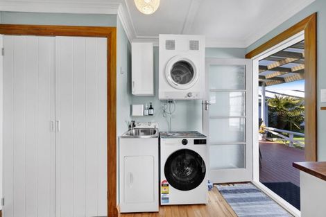 Photo of property in 2 Hurworth Road, Hurworth, New Plymouth, 4371