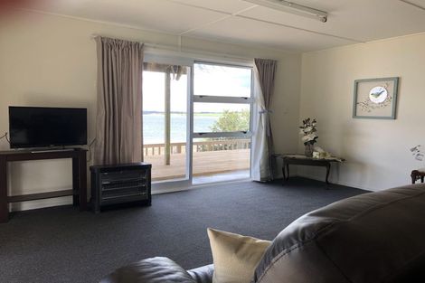 Photo of property in 8 Lawson Way, Weymouth, Auckland, 2103