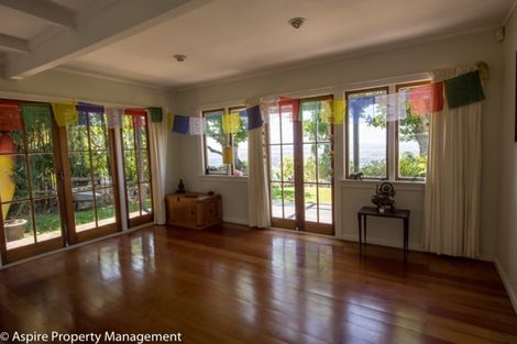 Photo of property in 505 Scenic Drive, Waiatarua, Auckland, 0612