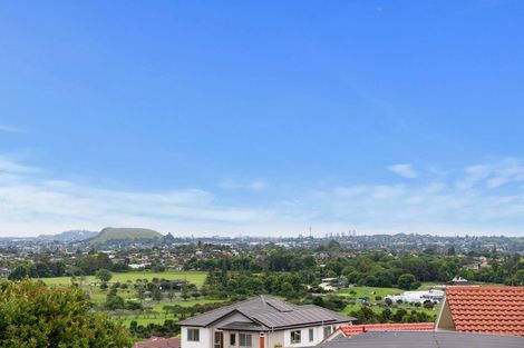 Photo of property in 117 Bradbury Road, Botany Downs, Auckland, 2010