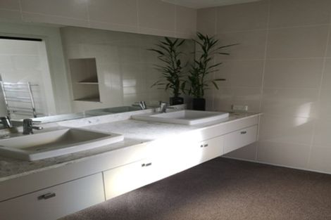 Photo of property in 62 Newhaven Terrace, Mairangi Bay, Auckland, 0630