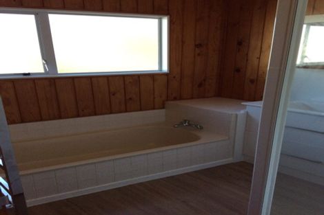 Photo of property in 2/170 Ennis Avenue, Pakuranga Heights, Auckland, 2010