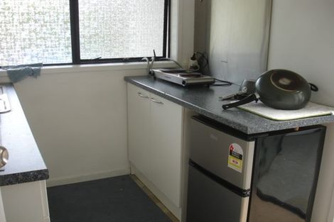 Photo of property in 10 Bungalore Place, Half Moon Bay, Auckland, 2012