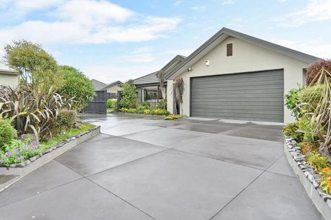 Photo of property in 11 Baltic Place, Northwood, Christchurch, 8051