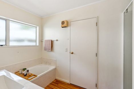 Photo of property in 48 He Awa Crescent, Waikanae, 5036