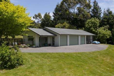 Photo of property in 22 Blue Ridge Drive, Acacia Bay, Taupo, 3385