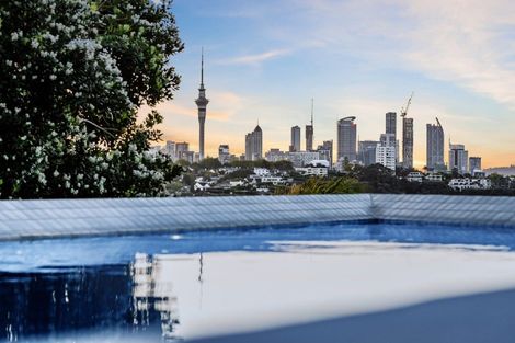 Photo of property in 26 Ngaiwi Street, Orakei, Auckland, 1071