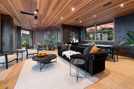 Photo of property in 124a Seaview Road, Piha, New Lynn, 0772