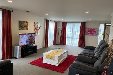 Photo of property in 48 Bruce Pulman Drive, Takanini, 2112