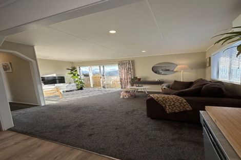 Photo of property in 17 Baillie Crescent, Carterton, 5713